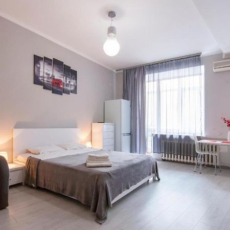 Home-Hotel Apartments On Maidan Nezalezhnosti Square Киев Екстериор снимка