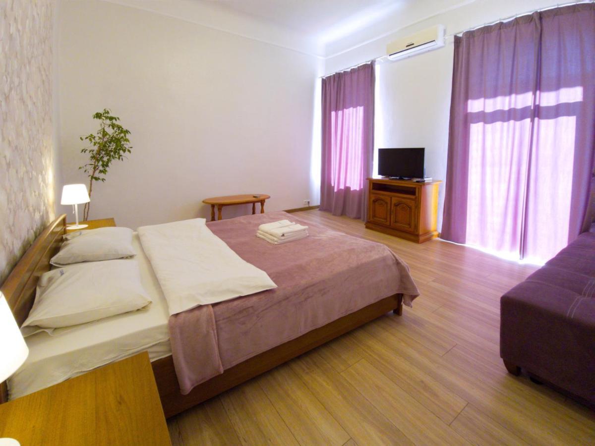 Home-Hotel Apartments On Maidan Nezalezhnosti Square Киев Екстериор снимка