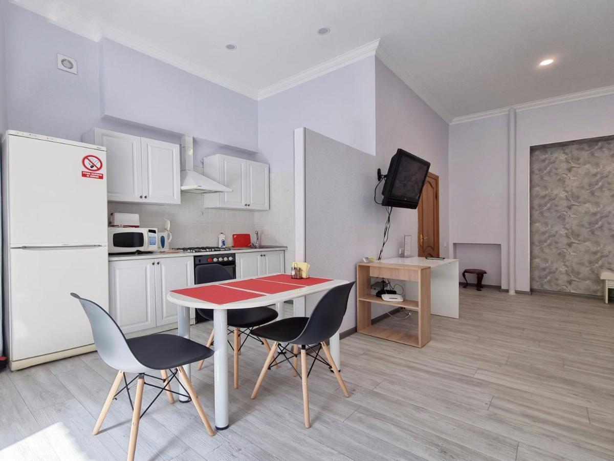 Home-Hotel Apartments On Maidan Nezalezhnosti Square Киев Екстериор снимка