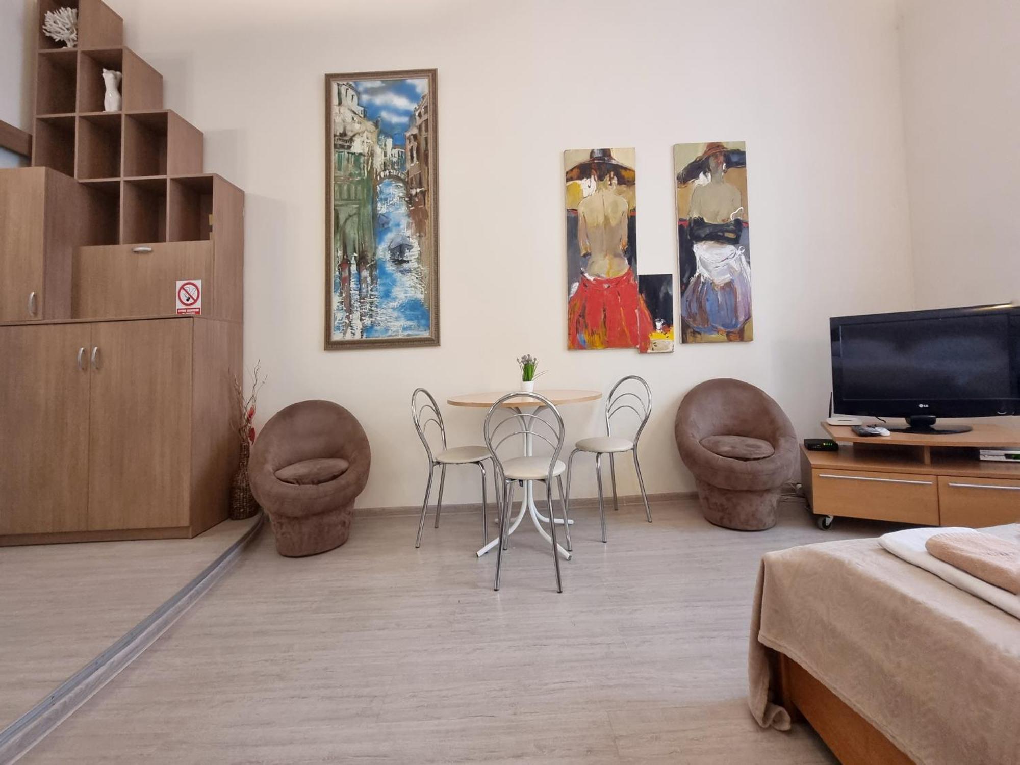 Home-Hotel Apartments On Maidan Nezalezhnosti Square Киев Екстериор снимка