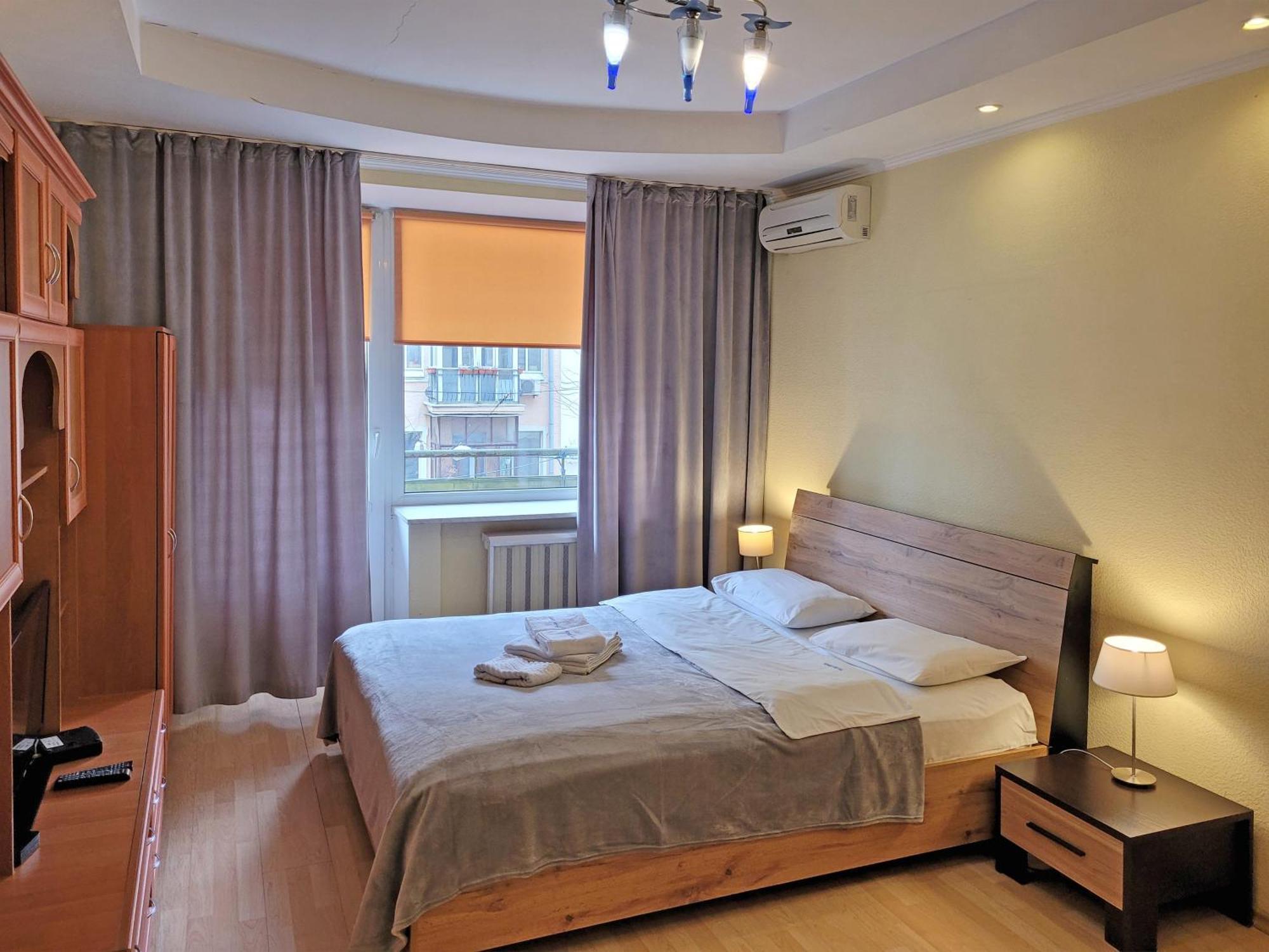 Home-Hotel Apartments On Maidan Nezalezhnosti Square Киев Екстериор снимка