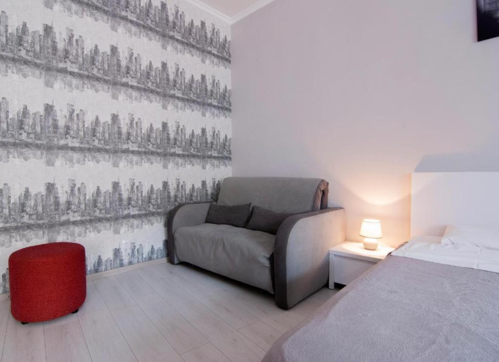 Home-Hotel Apartments On Maidan Nezalezhnosti Square Киев Екстериор снимка