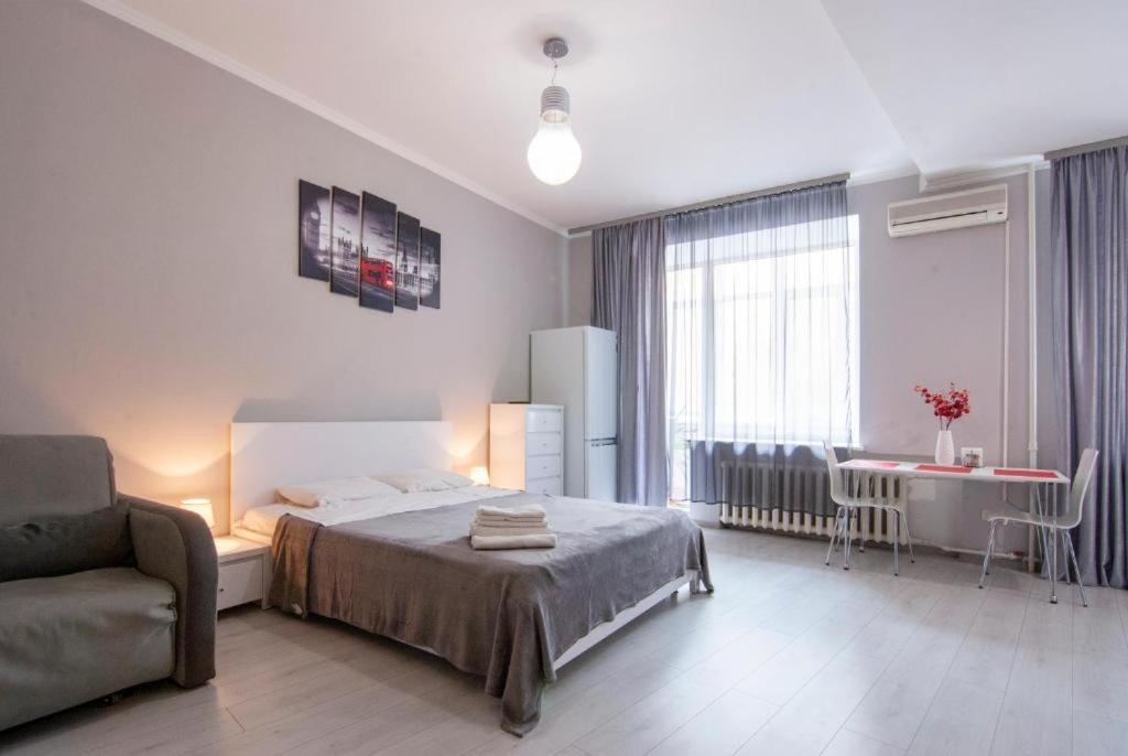 Home-Hotel Apartments On Maidan Nezalezhnosti Square Киев Екстериор снимка