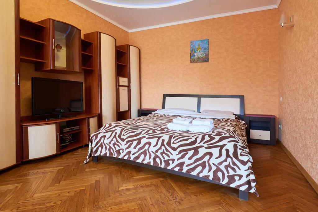 Home-Hotel Apartments On Maidan Nezalezhnosti Square Киев Екстериор снимка